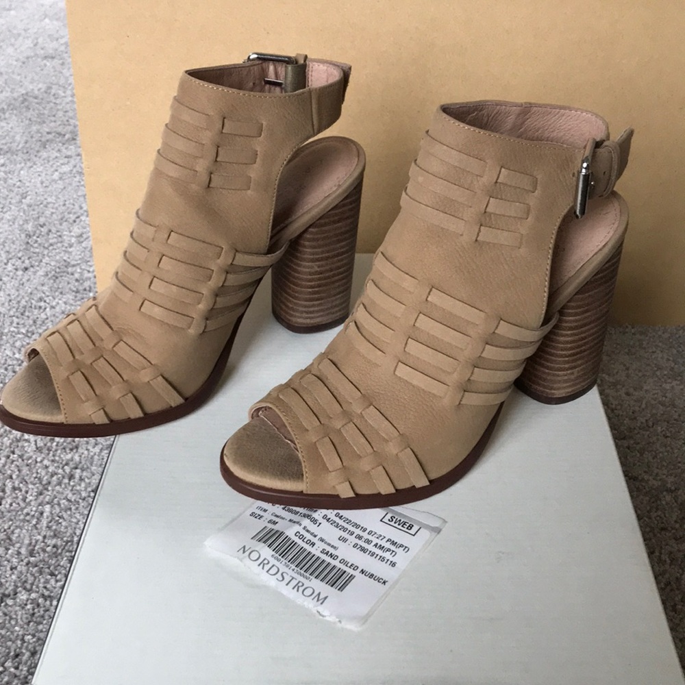 Caslon wedges
